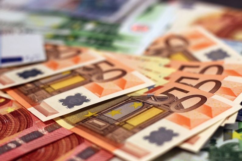 Up to €1,000 worth of goods bought with fake notes in Tralee in last week