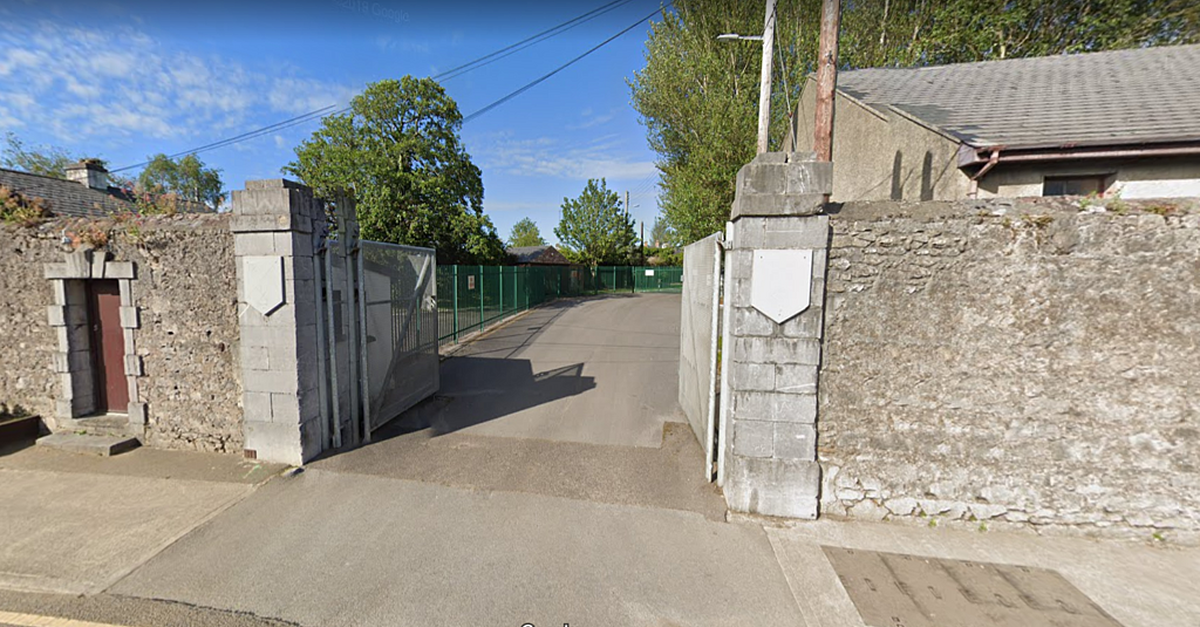 Minister confirms Ballymullen Barracks in Tralee now available for Ukrainian refugees - Vimarsana News