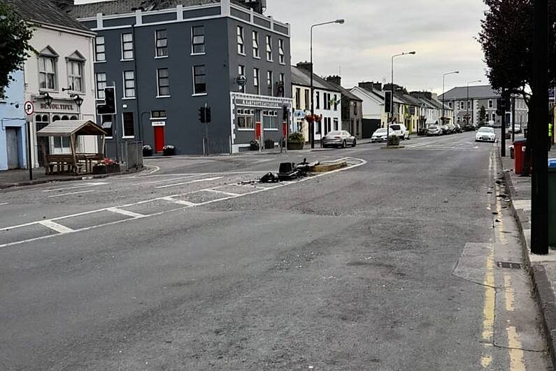 Castleisland Gardaí appeal for witnesses after traffic lights knocked down in collision