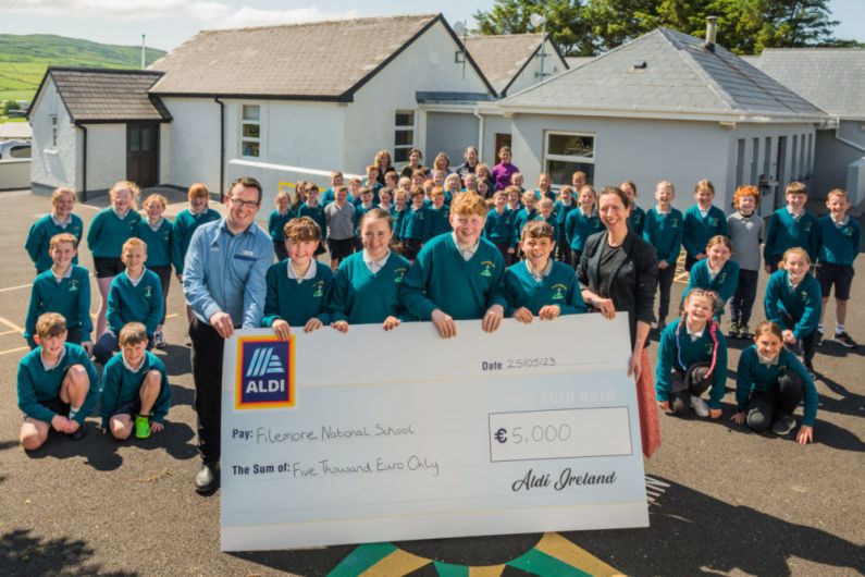 Two Kerry schools scoop &euro;5,000 each in Aldi&rsquo;s Rugby Sticker competition