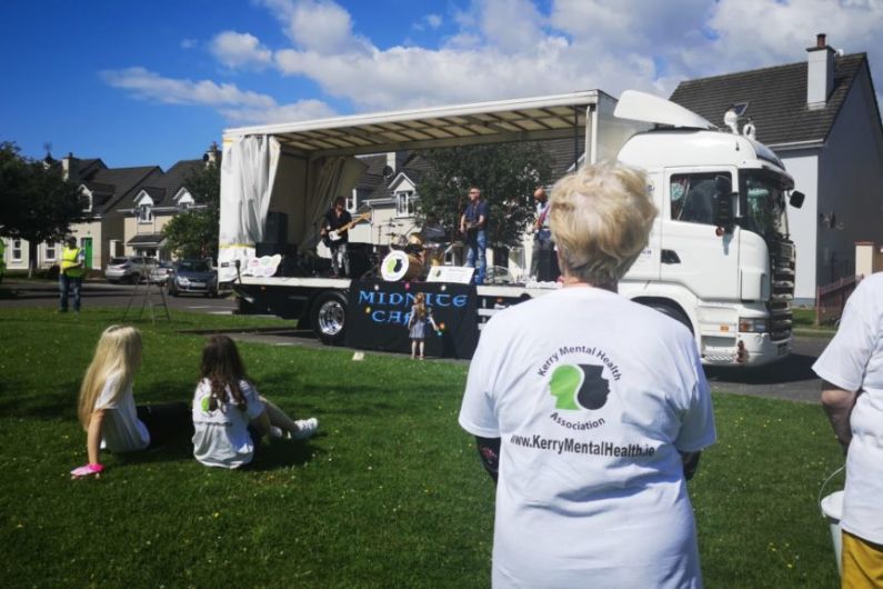 Residents of Tralee estates treated to outdoor gig in support of mental health