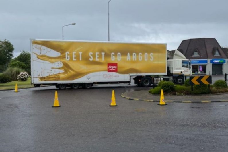 Large lorry blocking Park Road in Killarney