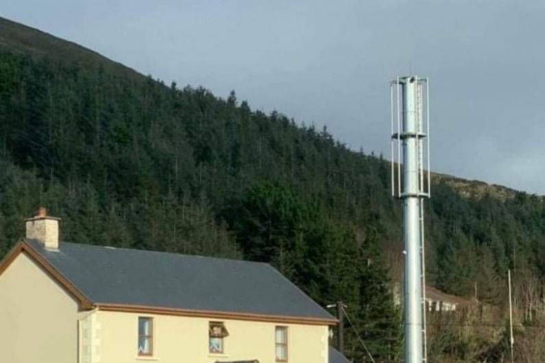 Kerry TD says work temporarily ceases on controversial mast in Inch