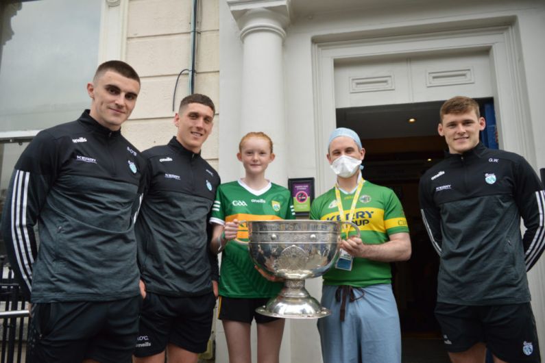 Kerry senior footballers visit Temple Street