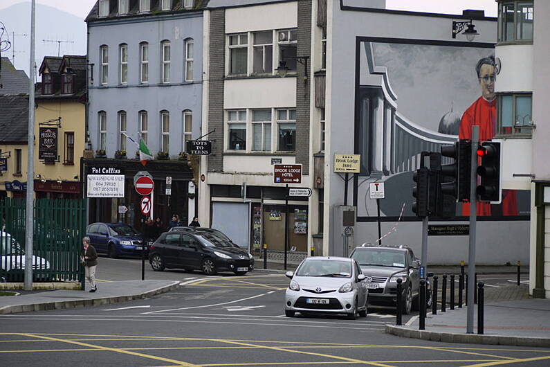 Outdoor dining contributing to litter problem in Killarney