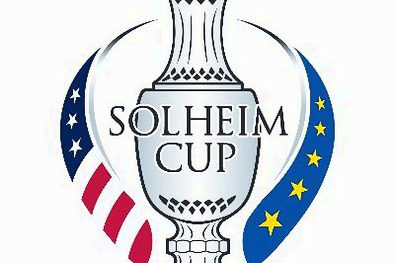 US maintain two point lead