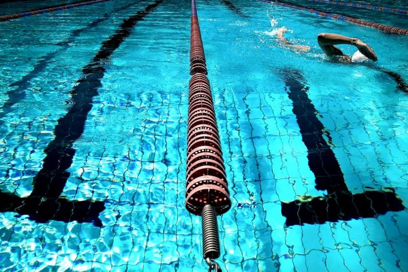Irish swimmer bids for medal later