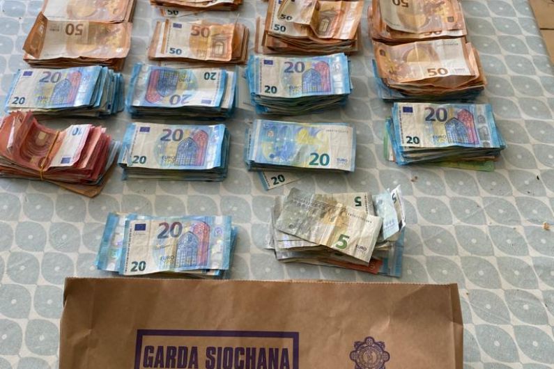 Garda&iacute; seize cash and drugs in South Kerry following property searches