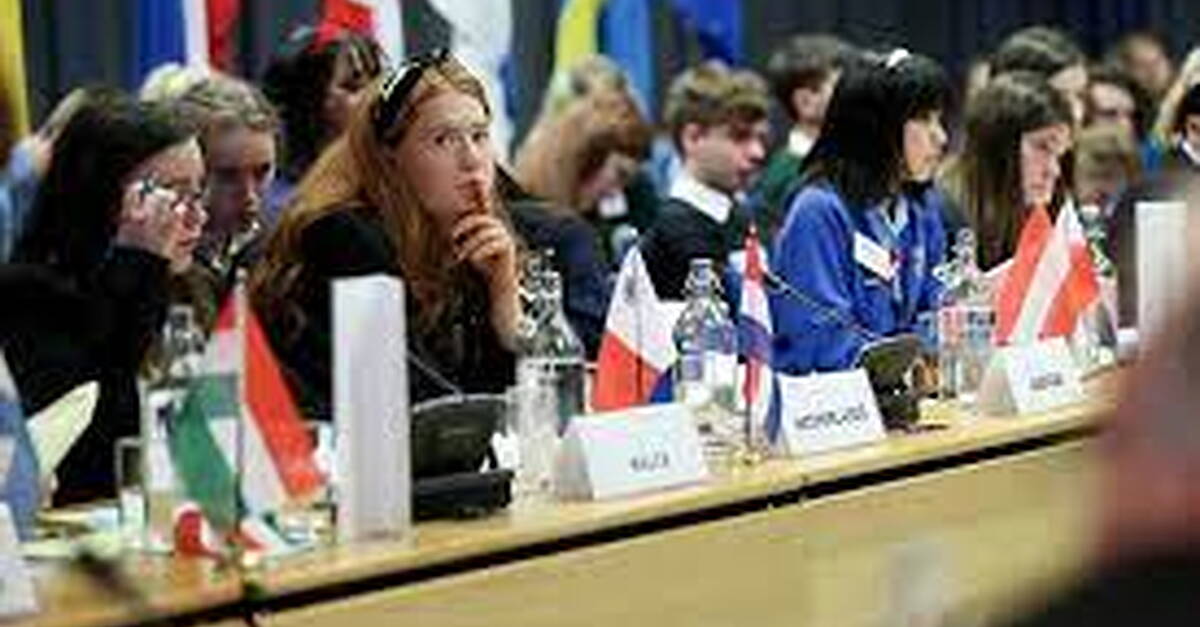 2 Kerry schools take part in Model Council of the EU school debate - Vimarsana News