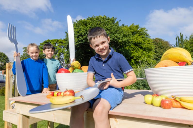Four schools in Kerry get free fresh food packs through Tesco&rsquo;s Stronger Starts programme