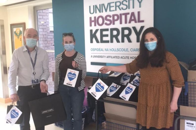 Hairdressing group donates gift bags to UHK staff
