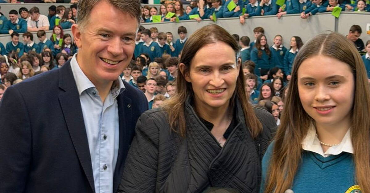 Ms Riordan Tralee school welcomes home student who won this year's Young Scientist ...