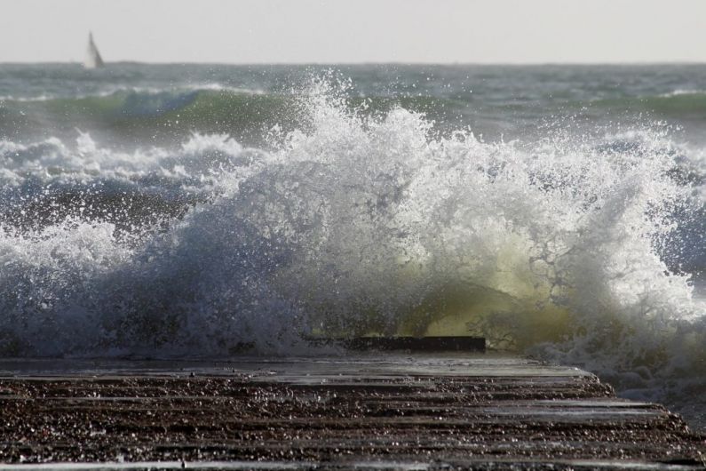 Fenit swimming coach warns people of unusually high swells in sea
