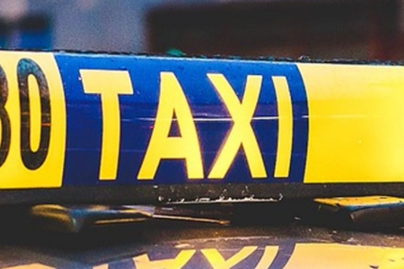 Calls for full-time taxi drivers to receive COVID payment until January