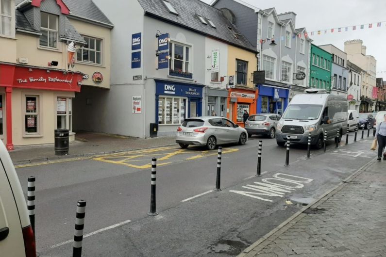 Call for bollards in Killarney to be removed