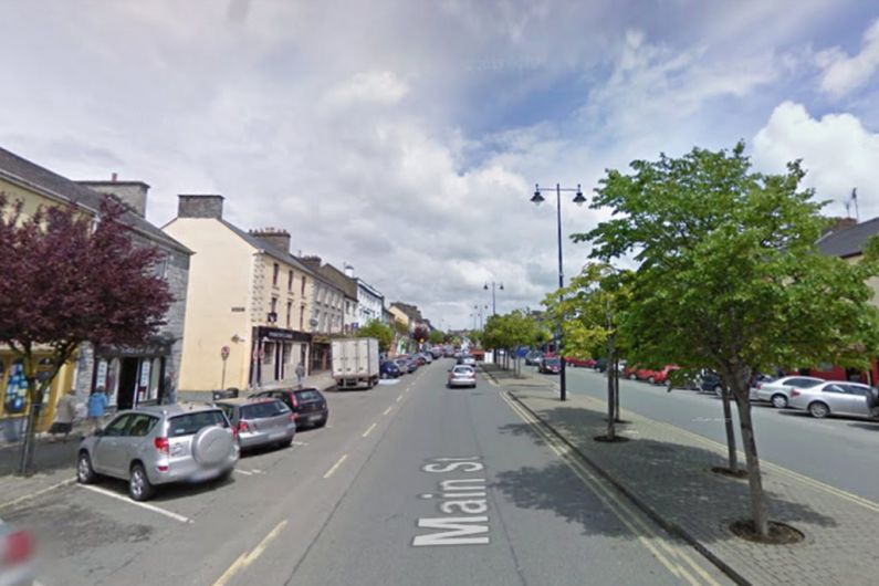 Two Castleisland councillors raise issue of moss and dirt on town's main street