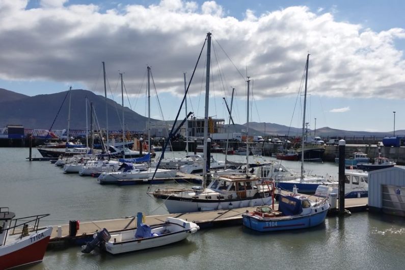 Oyster fishermen fear season will be ruined because of Fenit crane being repaired