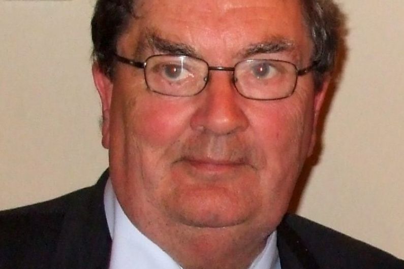 Dick Spring urges people of Kerry to light a candle in John Hume's memory