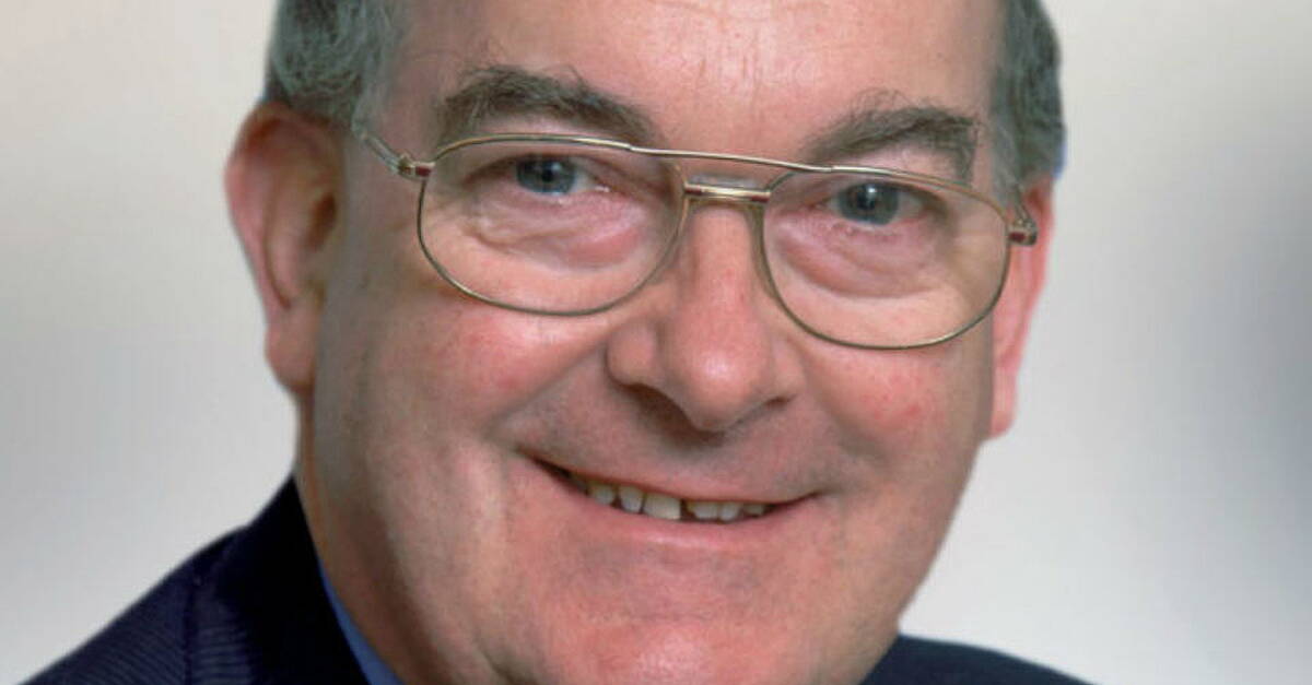 Death announced of former senator Paul Coghlan - Vimarsana News