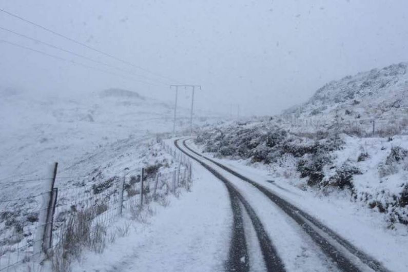 People advised against unnecessary travel due to snow/ice warning