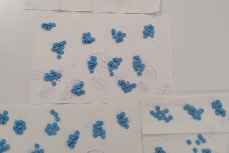 Man arrested on suspicion of drug driving and possession of diazepam tablets in Tralee