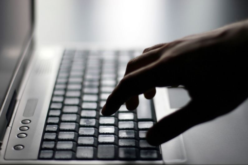Kerry Gardaí warn public to be vigilant of online fraud scams 