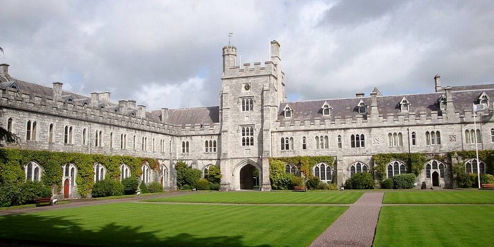 Taoiseach addresses UCC class...