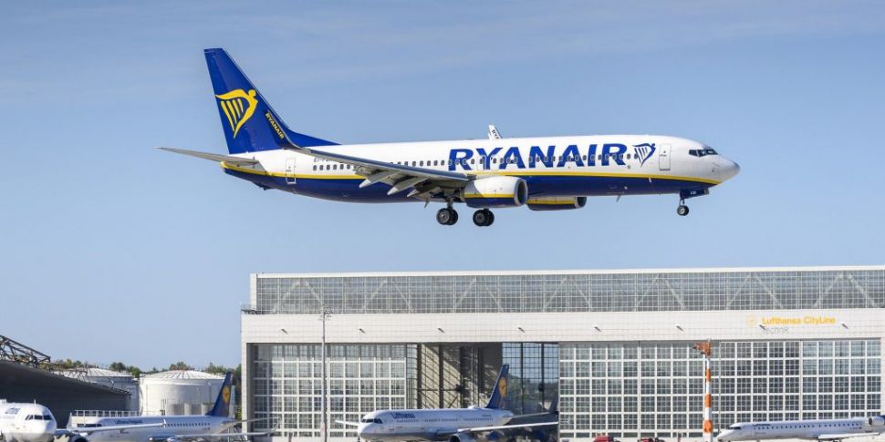 Ryanair flights to and from Co...