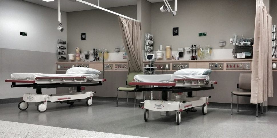 100 patients without beds in C...