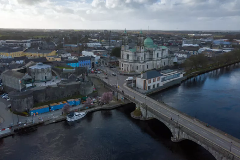 Inclement weather and COVID-19 has delayed Athlone flood defence works claims OPW minister