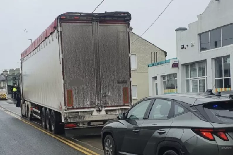 Local Garda&iacute; ask motorists to slow down in poor weather