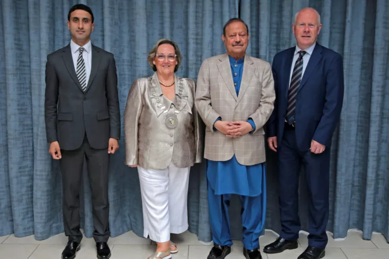 Pakistani Ambassador and Regional President visit Longford