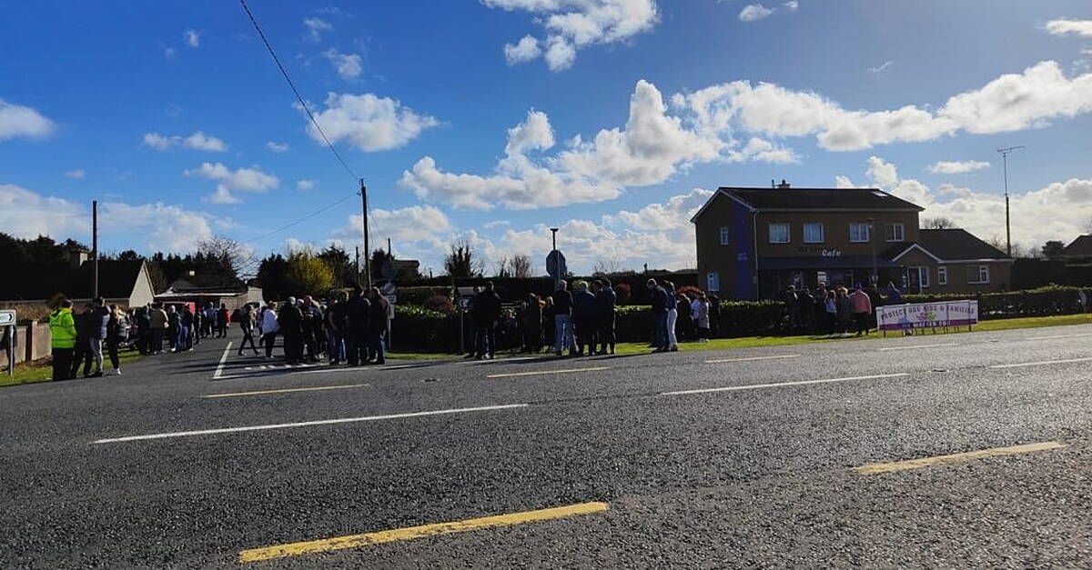 100 people attend another protest over Longford refugee centre - Vimarsana News
