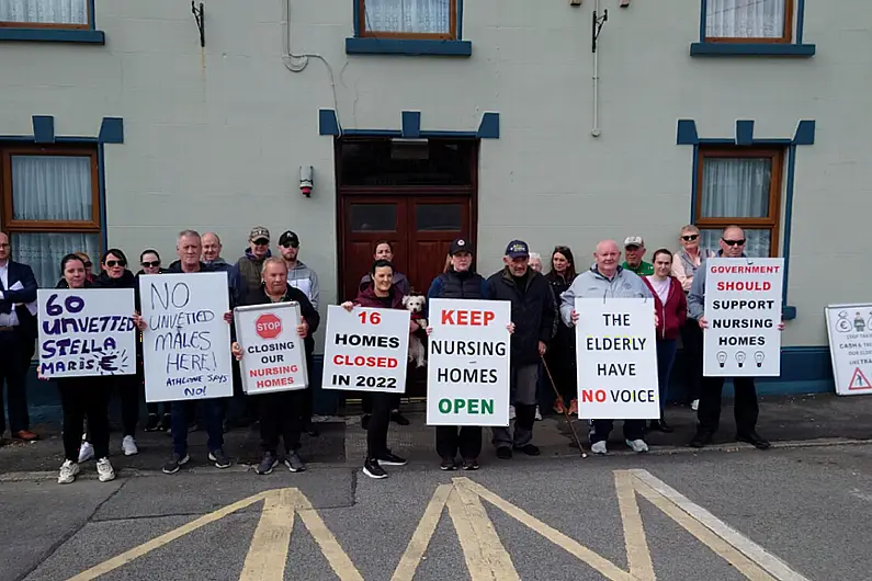 80 people protest against new refugee centre in Athlone