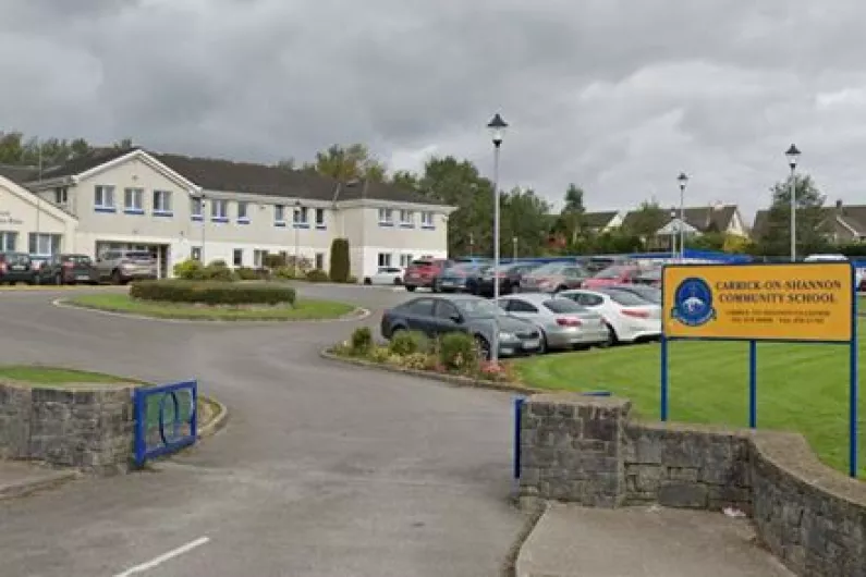 Short walk would ease 'nightmare' traffic issues at Carrick school - Council