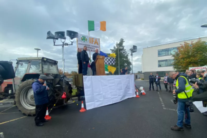 Hundreds march in Roscommon farm protest