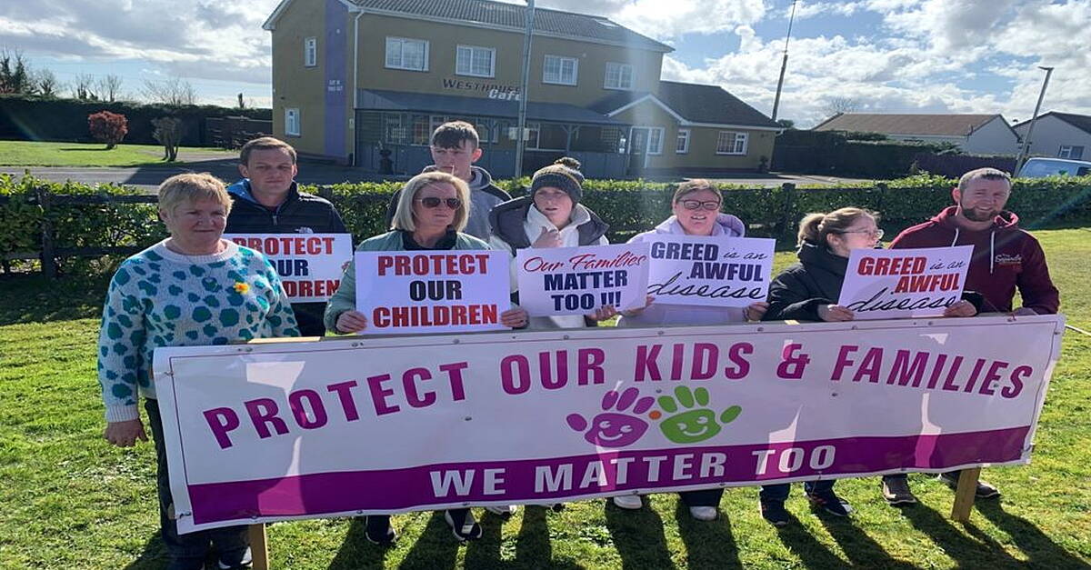 Over 130 Longford residents protest against new asylum centre - Vimarsana News