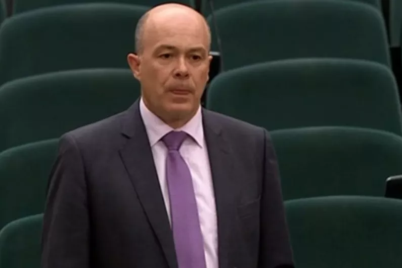 Naughten to back Harris in vote for Taoiseach