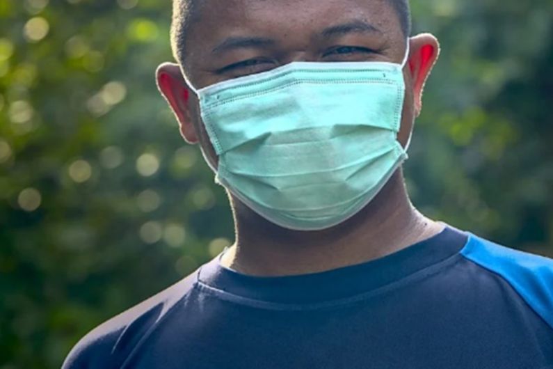 NPHET recommends facemasks to only remain in some healthcare settings