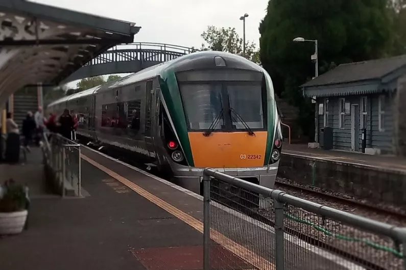 Irish Rail apologises after passengers affected by train fault in Roscommon offered shared taxis