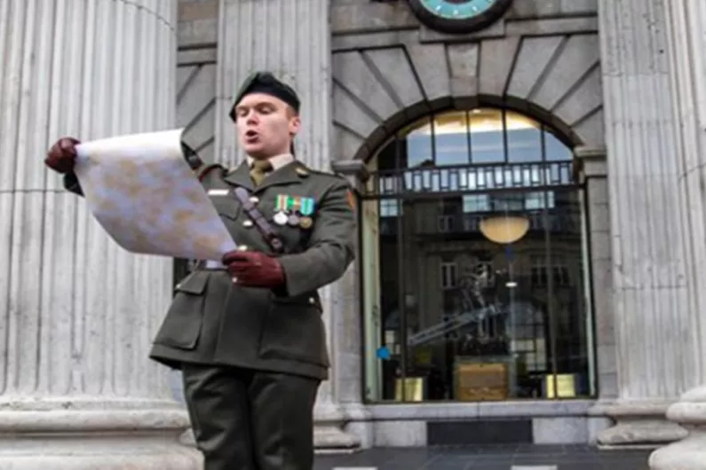 An independent commission on the future of the Defence forces is being set up