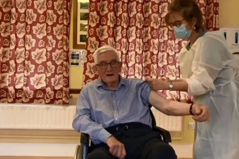 88-year-old man is first Leitrim nursing home resident to receive Covid vaccine
