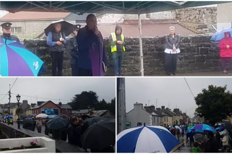 Over two-hundred people attend candlelit vigil in Castlerea to remember Detective Garda