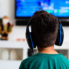 Children primed for gambling by online games Image