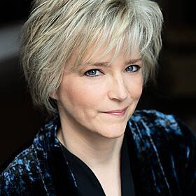 Interview with the best selling crime writer and feisty southern woman, Karin Slaughter Image