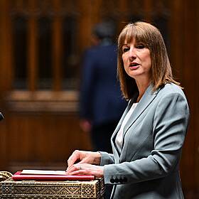 NHS, houses, nuclear submarines: Labour sets out its spending plans Image