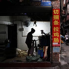 Inside China’s fast-fashion factories as a US trade war looms Image
