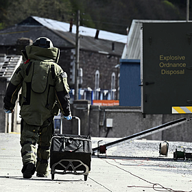 How does Ireland’s bomb squad work? Image