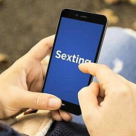 Dublin Mechanic Who Fixed My Car Sent Me EXPLICIT WhatsApp Pic Image