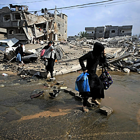 Israel ‘hammers’ Gaza as Lebanese army claims ceasefire ‘violated’ Image